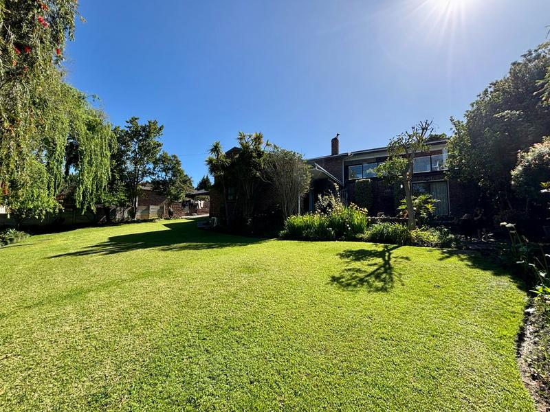 5 Bedroom Property for Sale in Denver Park Western Cape